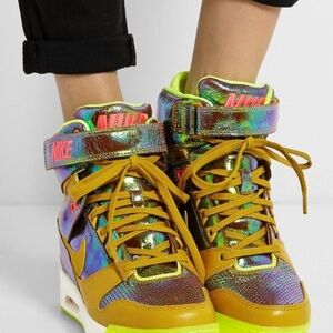 Limited Edition Nike Gold World Cup  Revolution